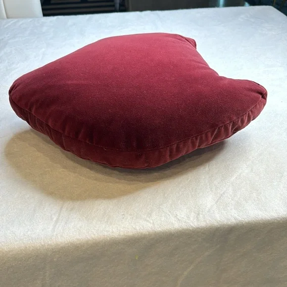 VERSACE RARE LARGE MEDUSA HEAD RED VELVET ACCENT THROW PILLOW EMBROIDERED HEAD - Picture 6 of 9